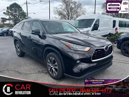 Black 2021 Toyota Highlander XLE
