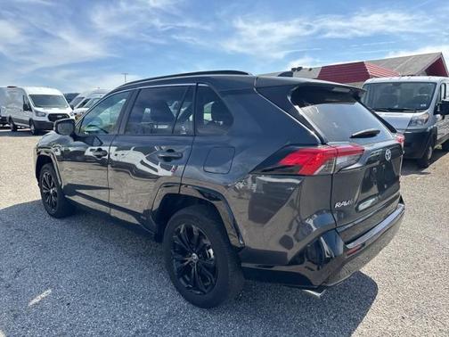 2022 Toyota RAV4 Hybrid SE