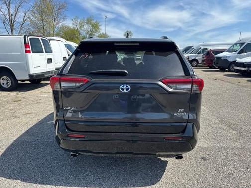 2022 Toyota RAV4 Hybrid SE