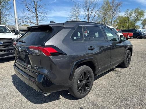 2022 Toyota RAV4 Hybrid SE