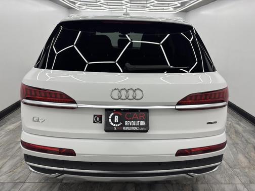 2023 Audi Q7 55 Premium Plus