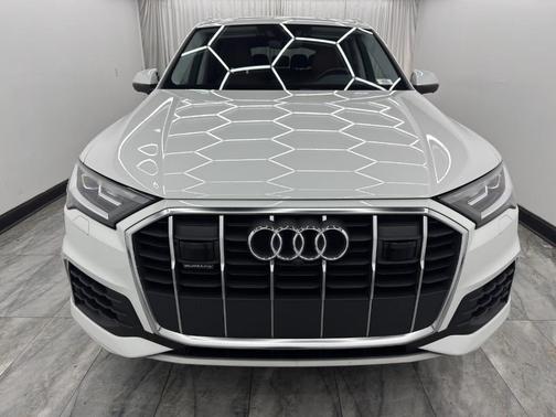 2023 Audi Q7 55 Premium Plus