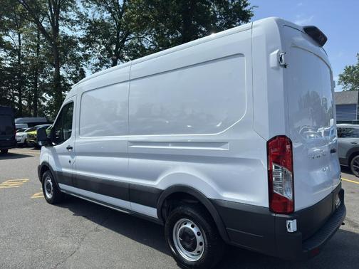 2023 Ford Transit-250 T-250 148'' MR