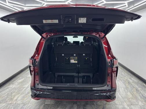 2021 Toyota Sienna XSE 7 Passenger