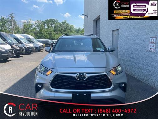 Silver 2022 Toyota Highlander XLE
