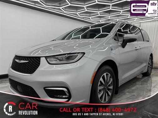 2023 Chrysler Pacifica Hybrid Touring L