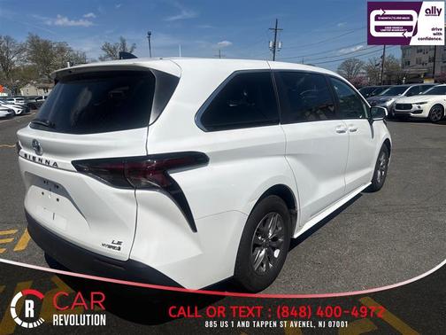2023 Toyota Sienna LE
