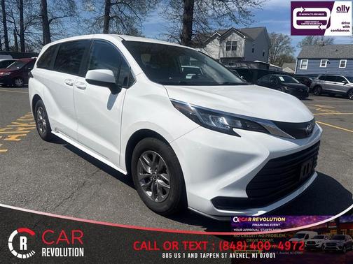 2023 Toyota Sienna LE