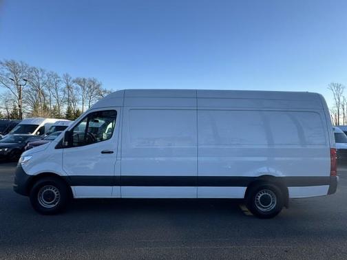 2022 Mercedes-Benz Sprinter 2500 HR 170''