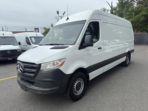 2023 Mercedes-Benz Sprinter 2500 HR GAS 170''