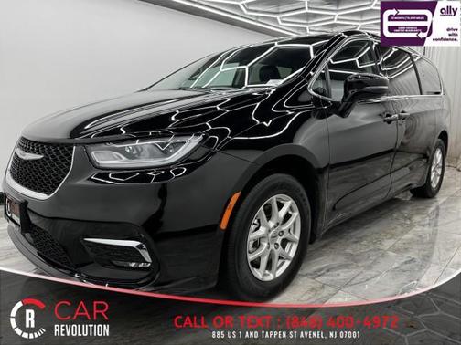 Black 2024 Chrysler Pacifica Touring-L