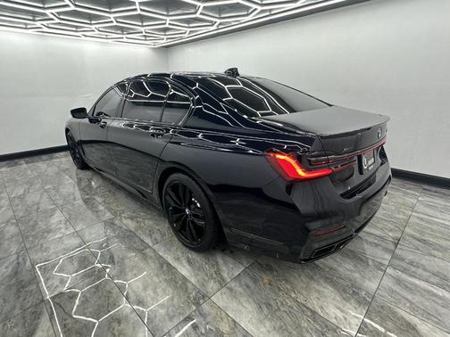 2022 BMW M760 i xDrive