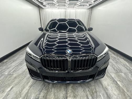 2022 BMW M760 i xDrive