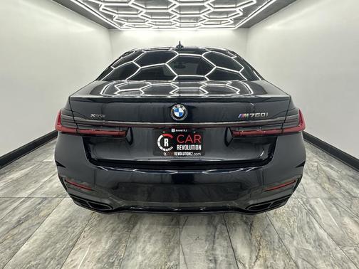 2022 BMW M760 i xDrive