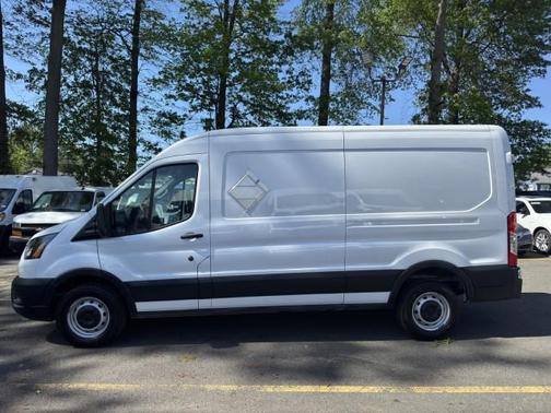2022 Ford Transit-250 T-250 148'' MR