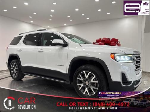 White 2023 GMC Acadia SLE