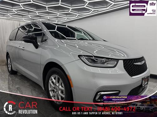 Silver 2024 Chrysler Pacifica Touring-L