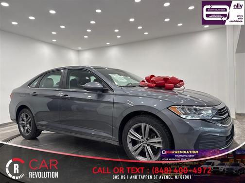 Platinum Gray Metallic 2024 Volkswagen Jetta 1.5T SE