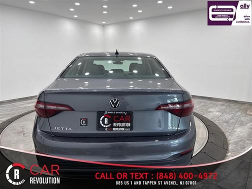 Platinum Gray Metallic 2024 Volkswagen Jetta 1.5T SE