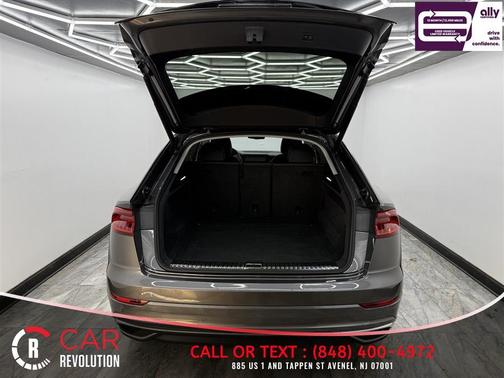 Samurai Gray Metallic 2019 Audi Q8 Premium Plus