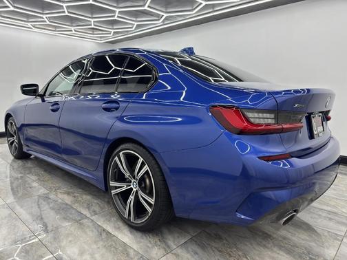2021 BMW 330 i xDrive