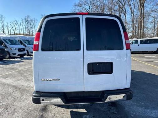 2022 Chevrolet Express 3500 LT
