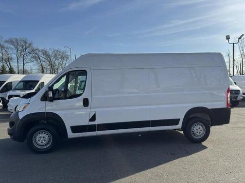 White 2025 RAM ProMaster 2500 High Roof