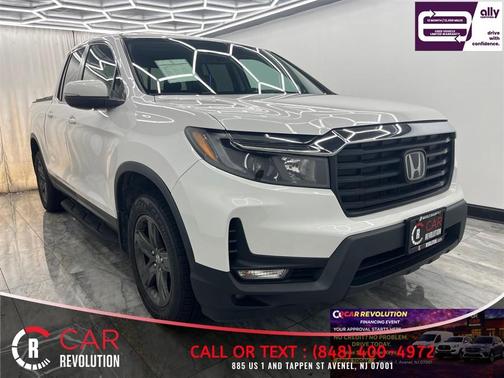 White 2023 Honda Ridgeline RTL