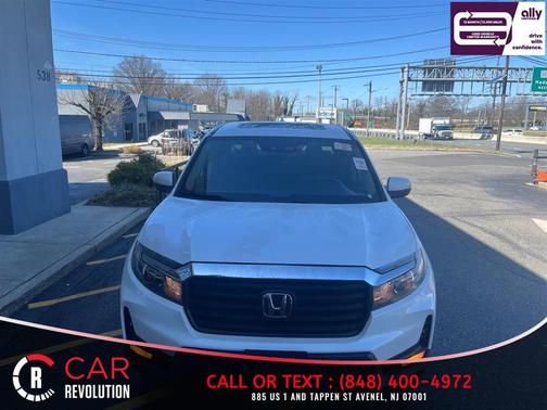 White 2023 Honda Ridgeline RTL