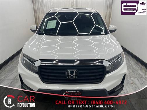 White 2023 Honda Ridgeline RTL