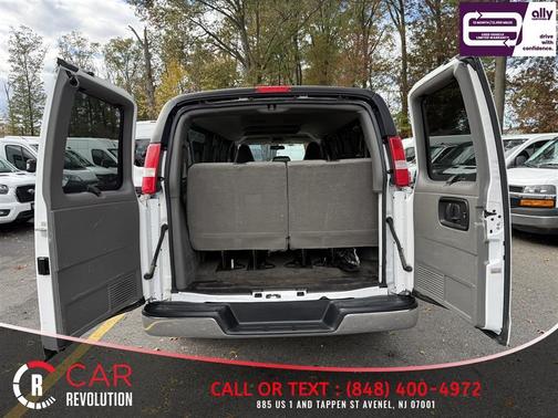 White 2017 Chevrolet Express 3500 LT