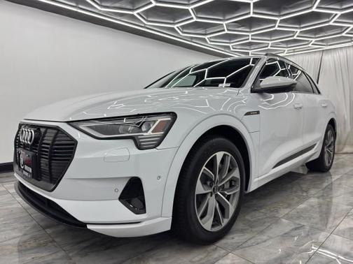 2021 Audi e-tron Premium Plus