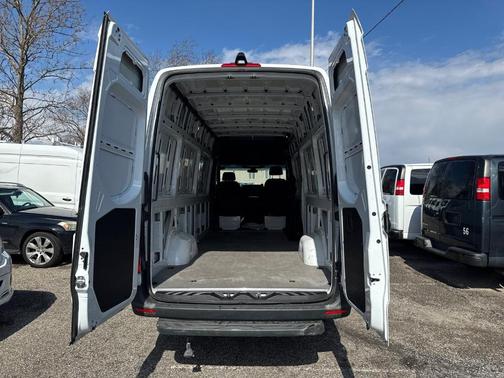 2023 Mercedes-Benz Sprinter 2500 HR GAS 170''