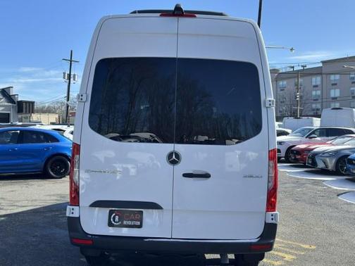 2024 Mercedes-Benz Sprinter 2500 144 WB Standard Roof Passenger