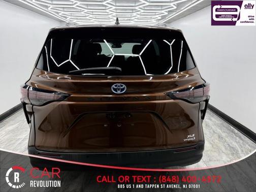 2024 Toyota Sienna XLE