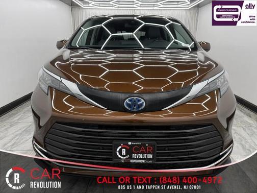 2024 Toyota Sienna XLE