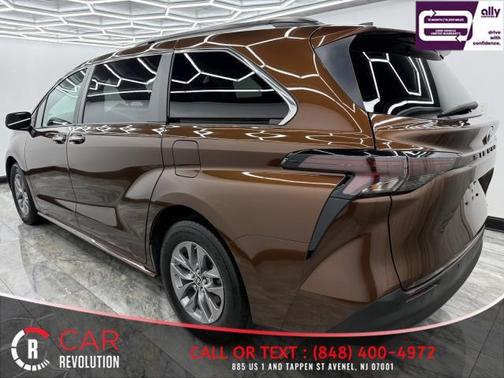 2024 Toyota Sienna XLE