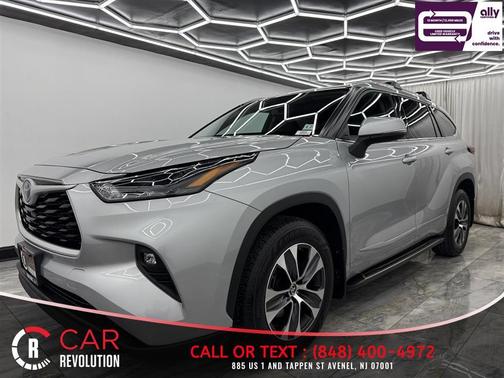 2022 Toyota Highlander Hybrid XLE