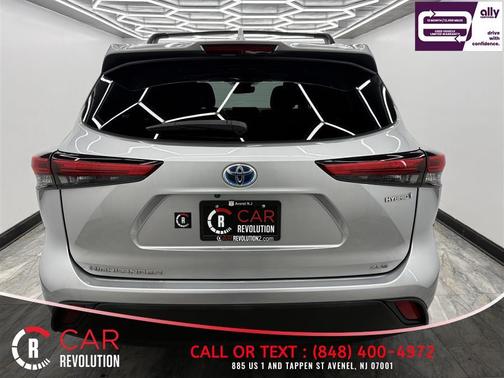 2022 Toyota Highlander Hybrid XLE