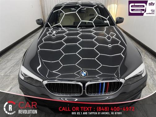 Gray 2019 BMW 530 i