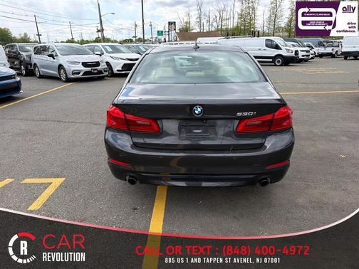 Gray 2019 BMW 530 i