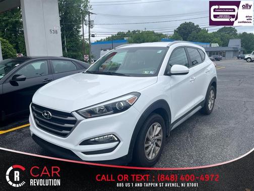 Winter White 2017 Hyundai TUCSON SE