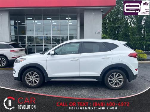 Winter White 2017 Hyundai TUCSON SE