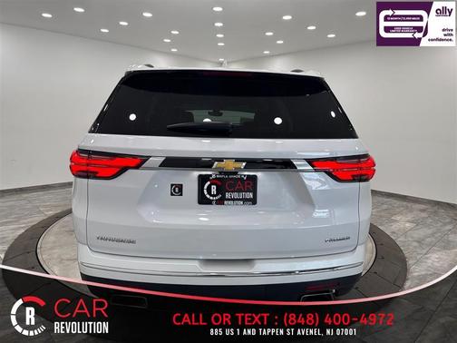 White 2023 Chevrolet Traverse Premier