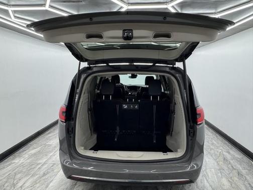 2021 Chrysler Pacifica Hybrid Touring L