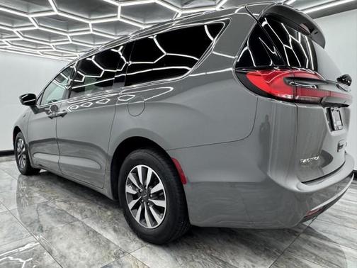 2021 Chrysler Pacifica Hybrid Touring L