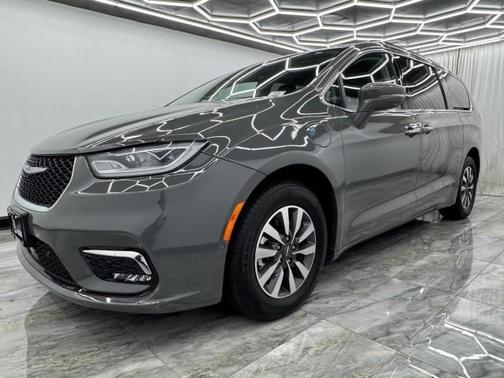 2021 Chrysler Pacifica Hybrid Touring L