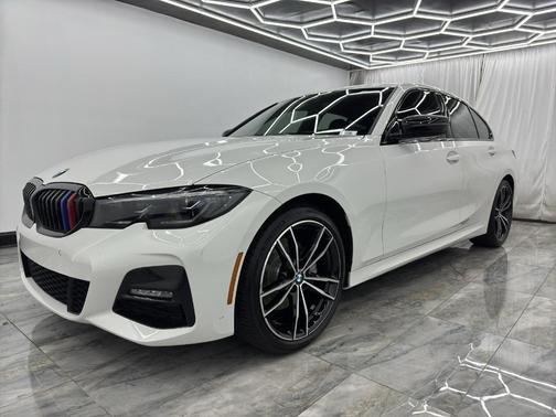 2022 BMW 330 i xDrive