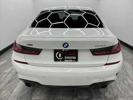 2022 BMW 330 i xDrive