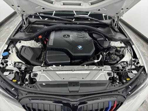 2022 BMW 330 i xDrive